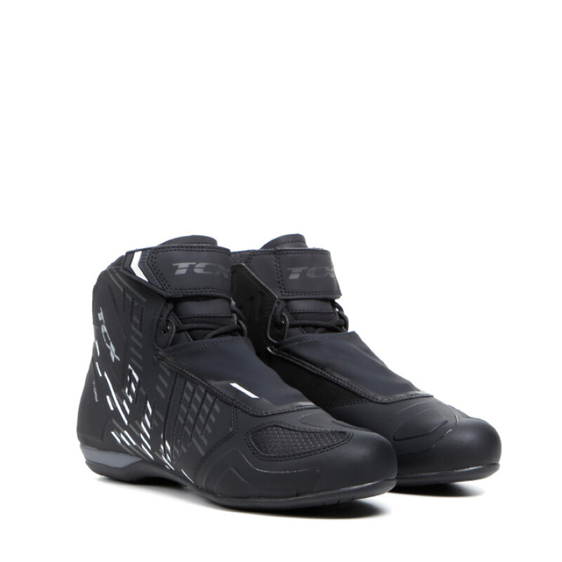 TCX R04D Waterproof Shoes Black/White Size 42 - Waterproof motorcycle shoes in size 42 - Click Image to Close